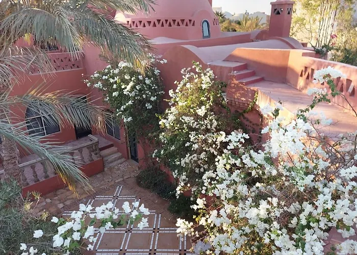 نوبيا بجوار بيتش الزيتونه * Хургада